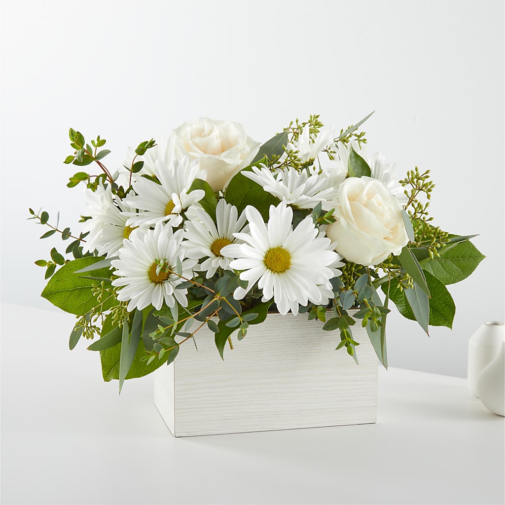 Fresh Linen Box Bouquet – SUNSHINE FLOWERS & GIFTS, Joaquin TX