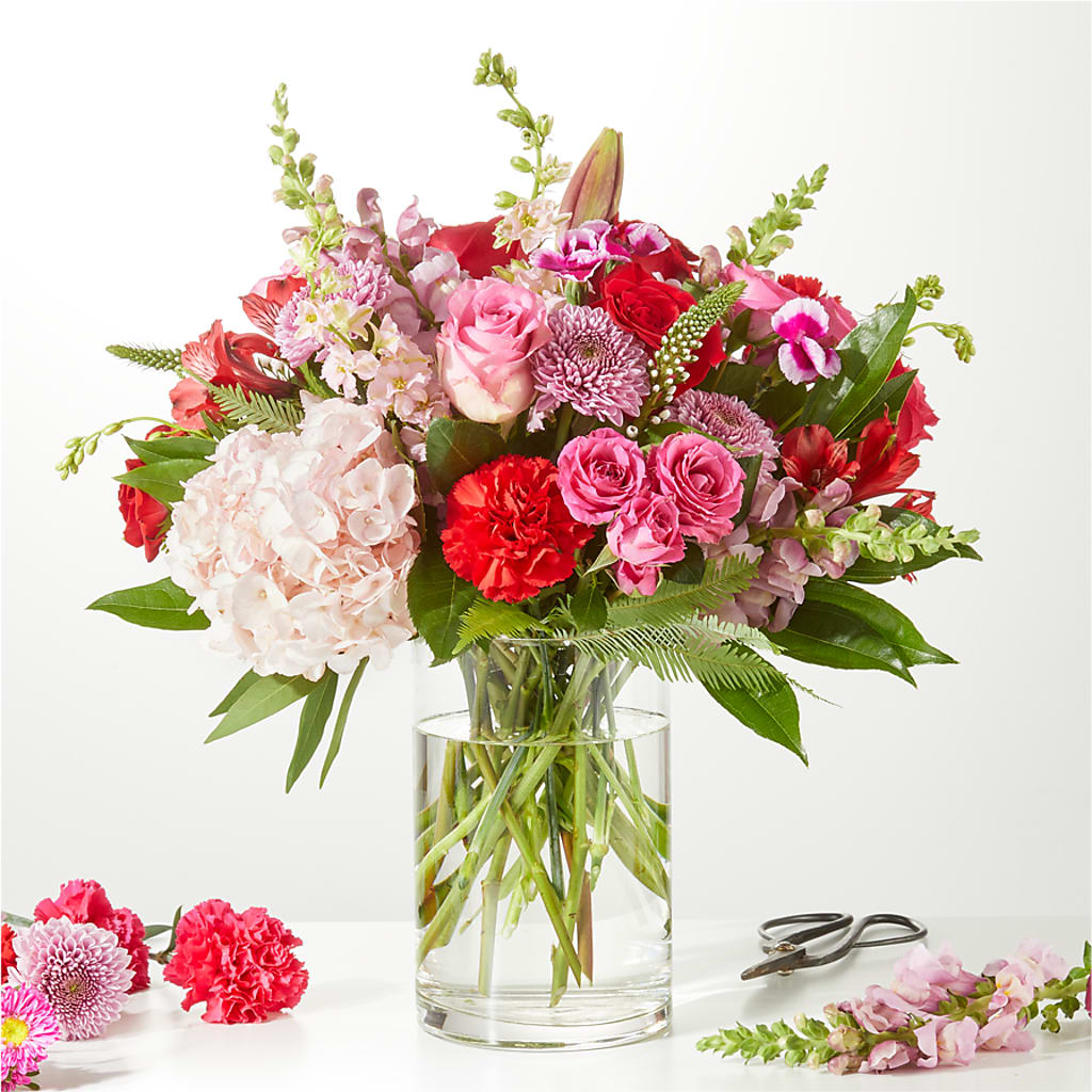 Swooning Over You - A Luxury Florist Original – SUNSHINE FLOWERS & GIFTS, Joaquin TX