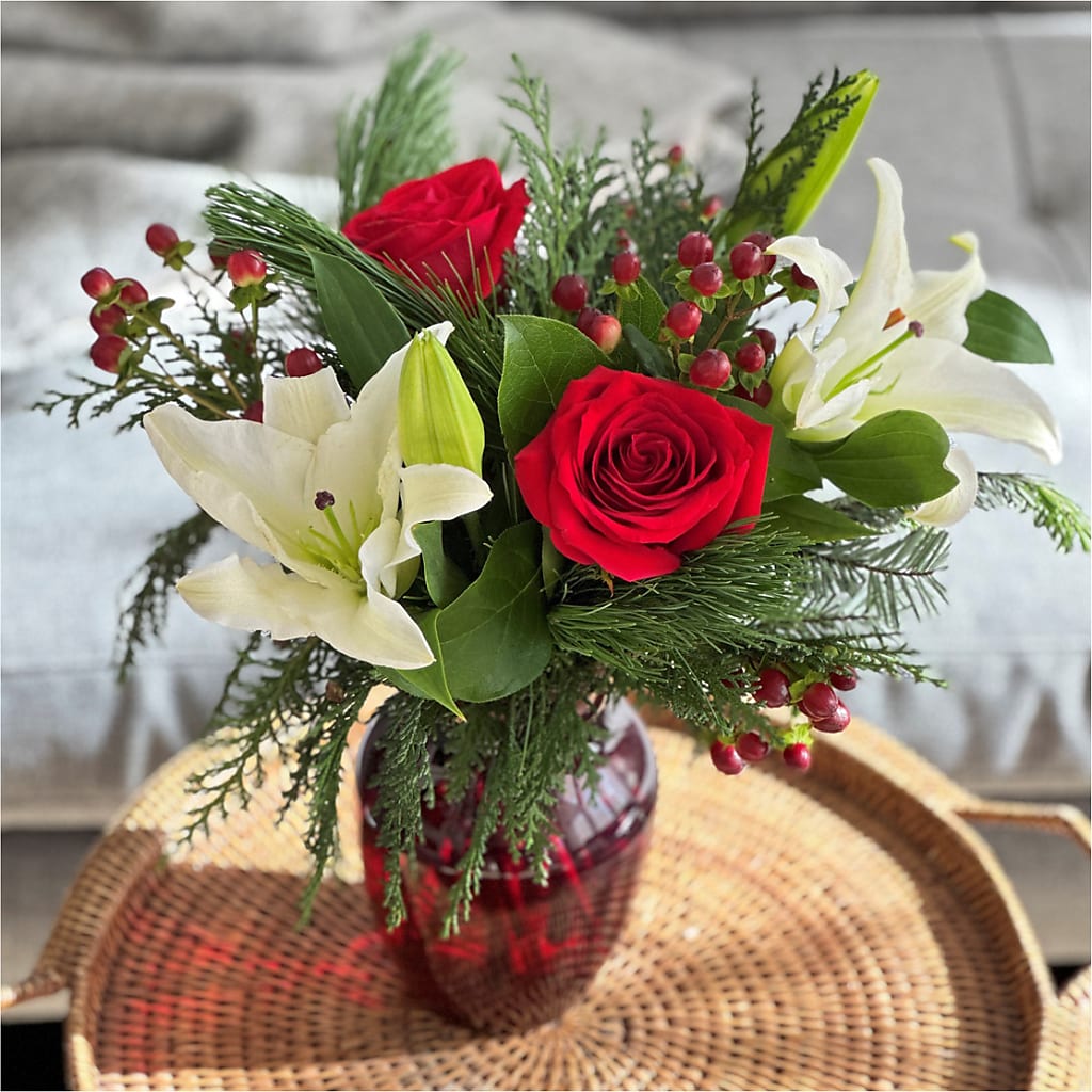 Evergreen Delight Bouquet – SUNSHINE FLOWERS & GIFTS, Joaquin TX