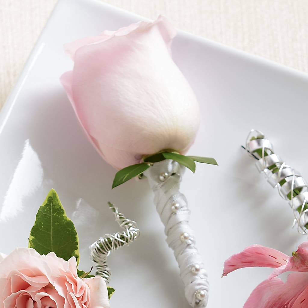 Pink Rose Boutonniere – SUNSHINE FLOWERS & GIFTS, Joaquin TX