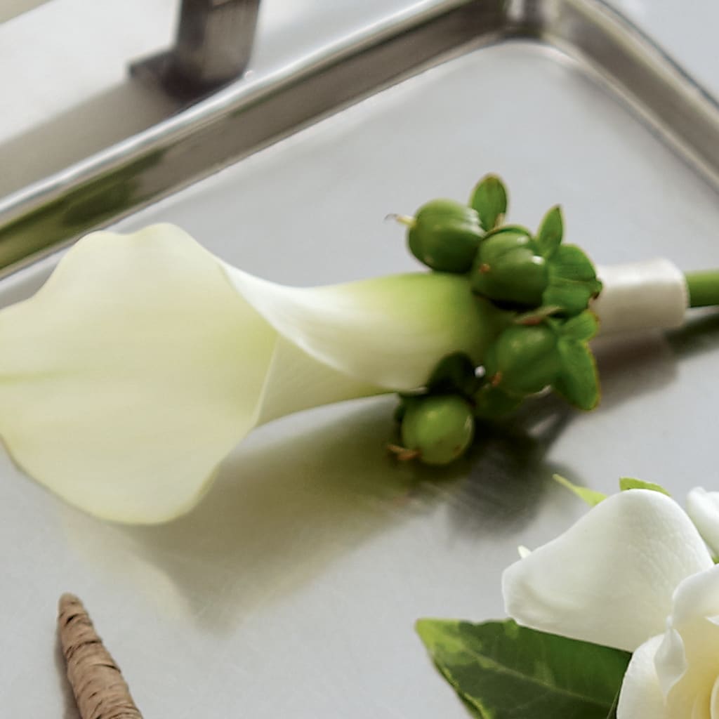 White Calla Boutonniere – SUNSHINE FLOWERS & GIFTS, Joaquin TX