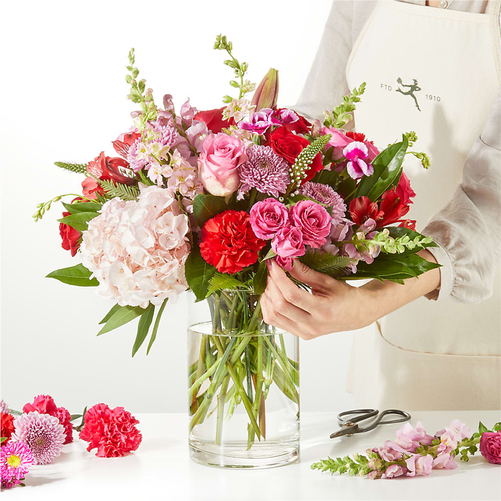 Swooning Over You - A Luxury Florist Original – SUNSHINE FLOWERS & GIFTS, Joaquin TX