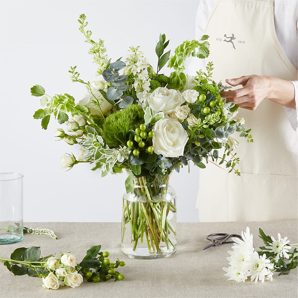 Irish Garden - A Florist Original – SUNSHINE FLOWERS & GIFTS, Joaquin TX