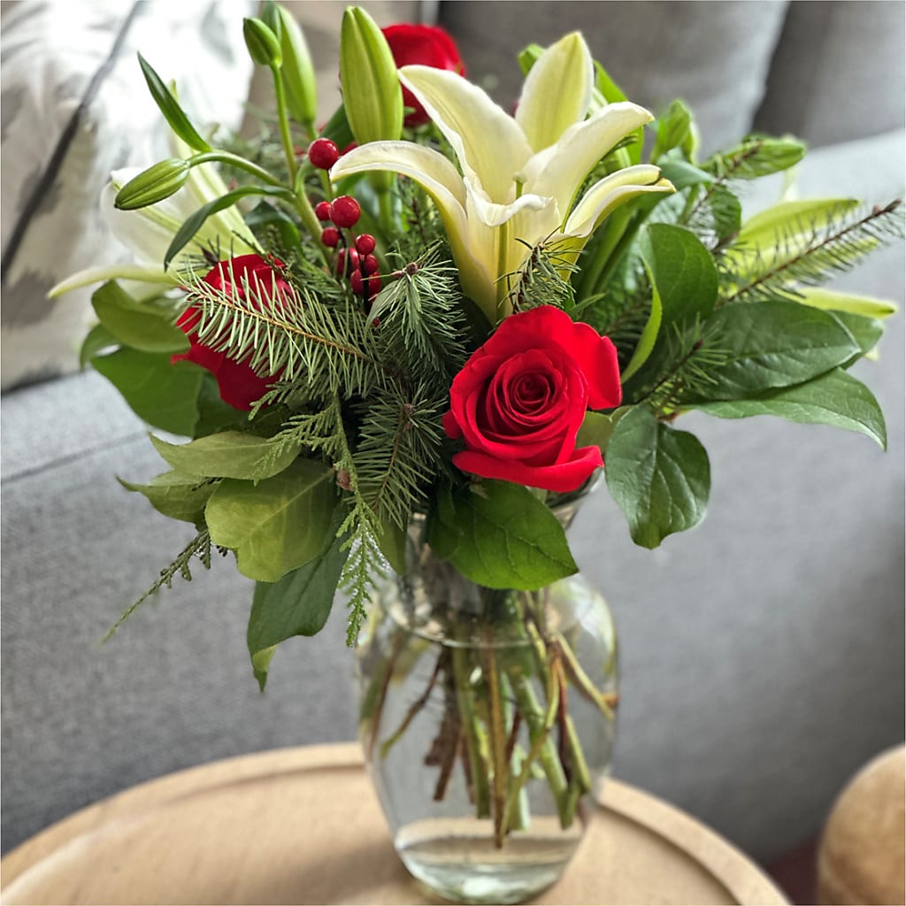 Sparkling Snowflakes Bouquet – SUNSHINE FLOWERS & GIFTS, Joaquin TX
