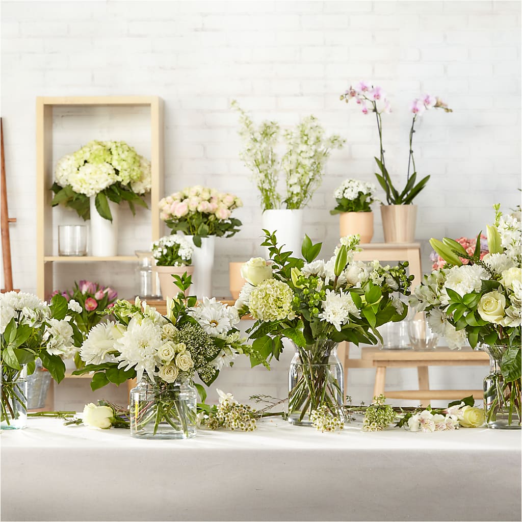 Classic Ivory – A Florist Original – SUNSHINE FLOWERS & GIFTS, Joaquin TX
