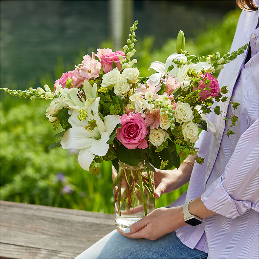 Fondly Bouquet – SUNSHINE FLOWERS & GIFTS, Joaquin TX