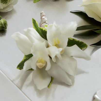 White Mini Cymbidium Boutonniere – SUNSHINE FLOWERS & GIFTS, Joaquin TX